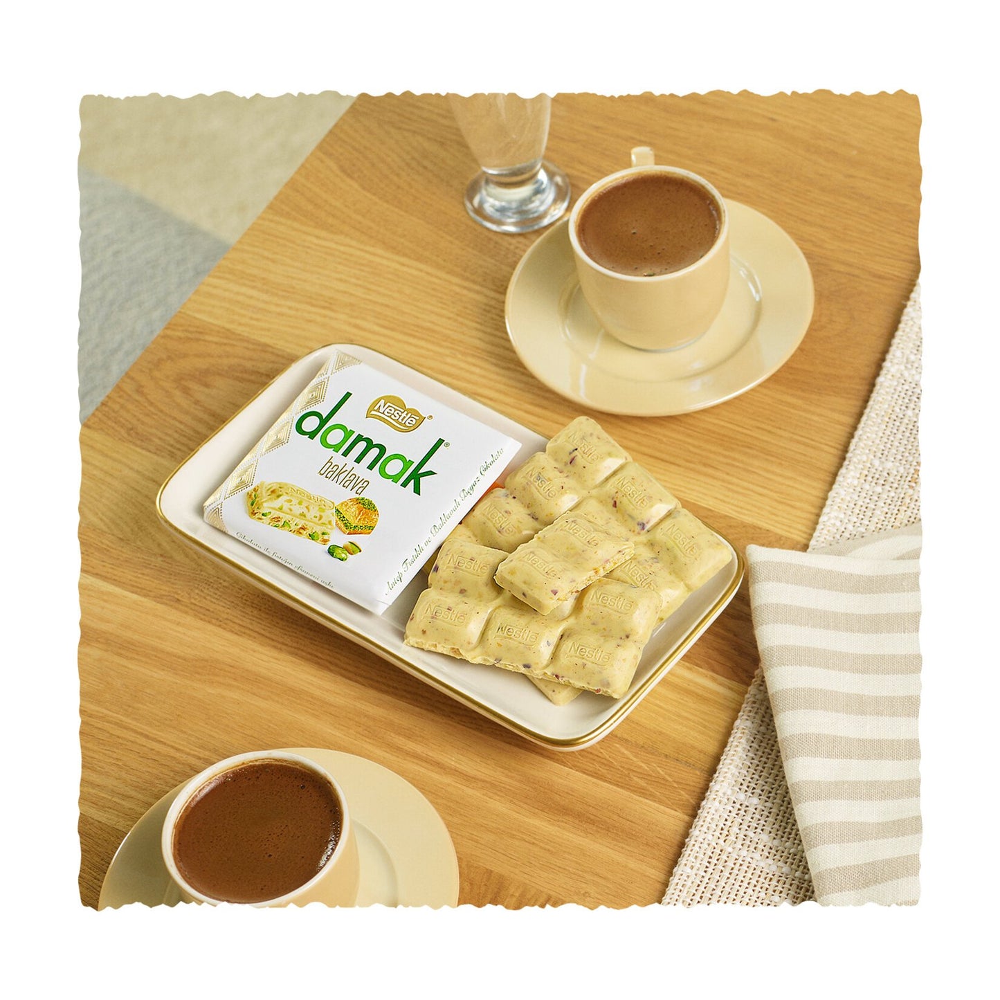 Nestle Damak Baklava, Chocolate Blanco con Pistache 60g